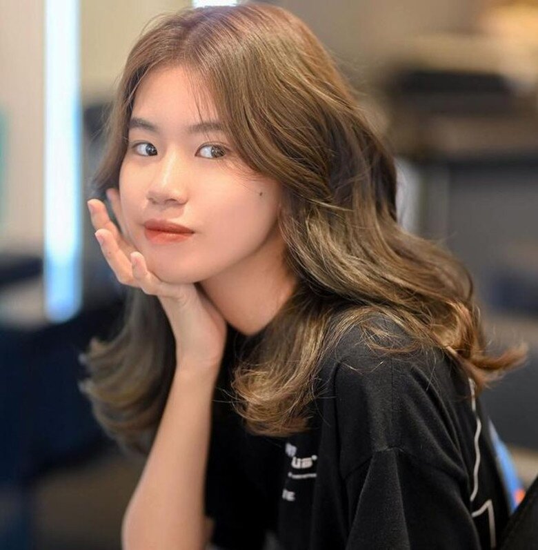 Nhan sắc mộc mạc, giản dị của nữ ca sĩ thuở mới vào nghề.