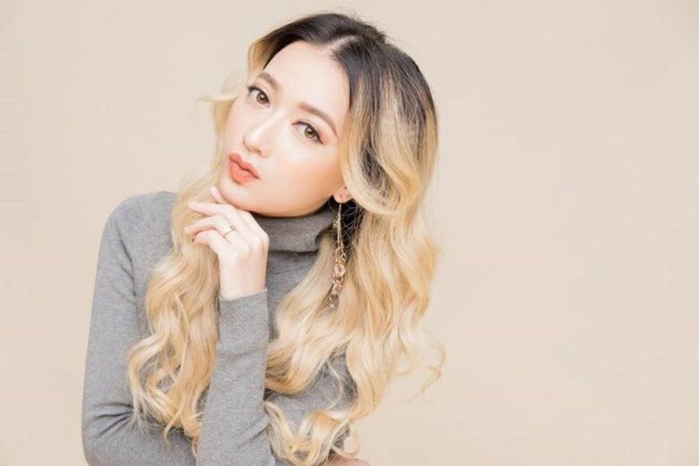 Năm 2017, Xuân Nghi khiến công chúng không khỏi ngỡ ngàng khi xuất hiện với mái tóc vàng nổi bật. 