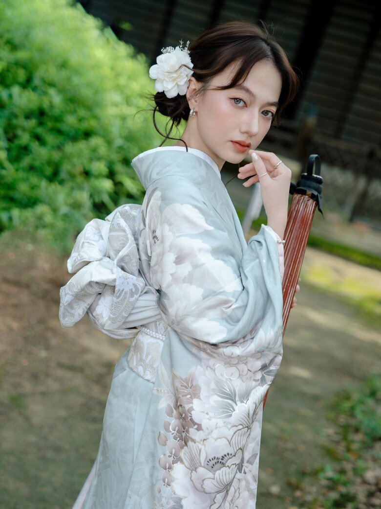 Cô được khen ngợi nhan sắc ngày càng lão hóa ngược.