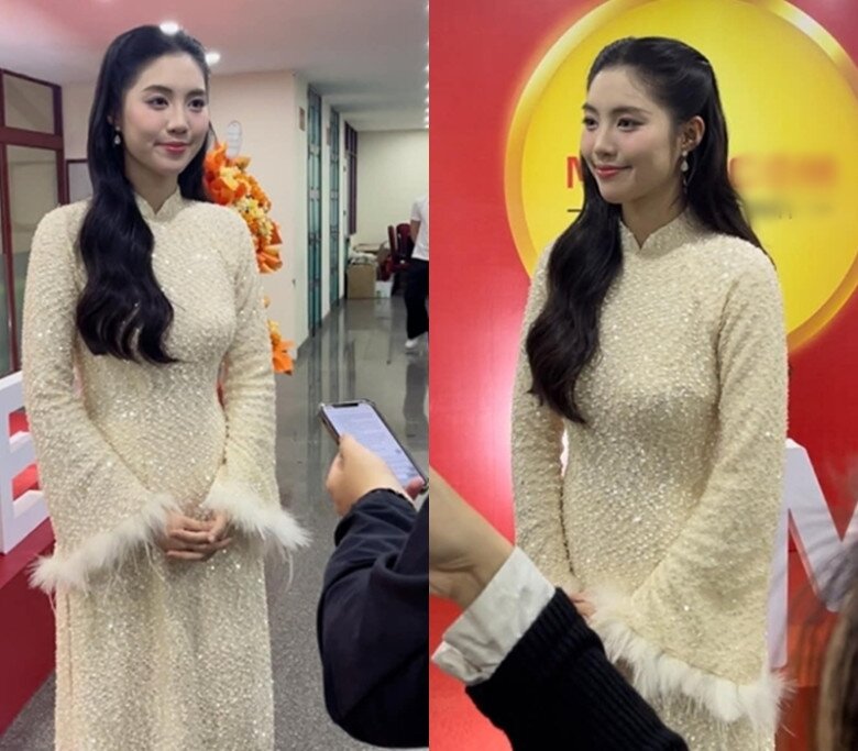 Ngay cả khi chụp ảnh bằng cam thường, nét đẹp ngọt ngào, dịu dàng của Á hậu Châu Anh vẫn tỏa sáng.