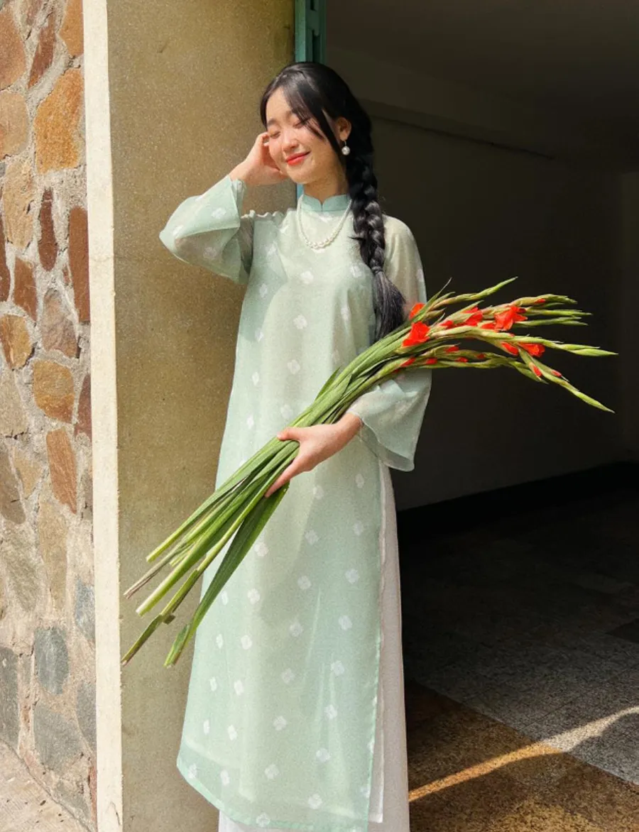 Những kiểu tóc hợp với áo dài khi đi chơi Tết, vừa tôn lên ngũ quan hài hòa lại giúp chị em trẻ xinh - 4