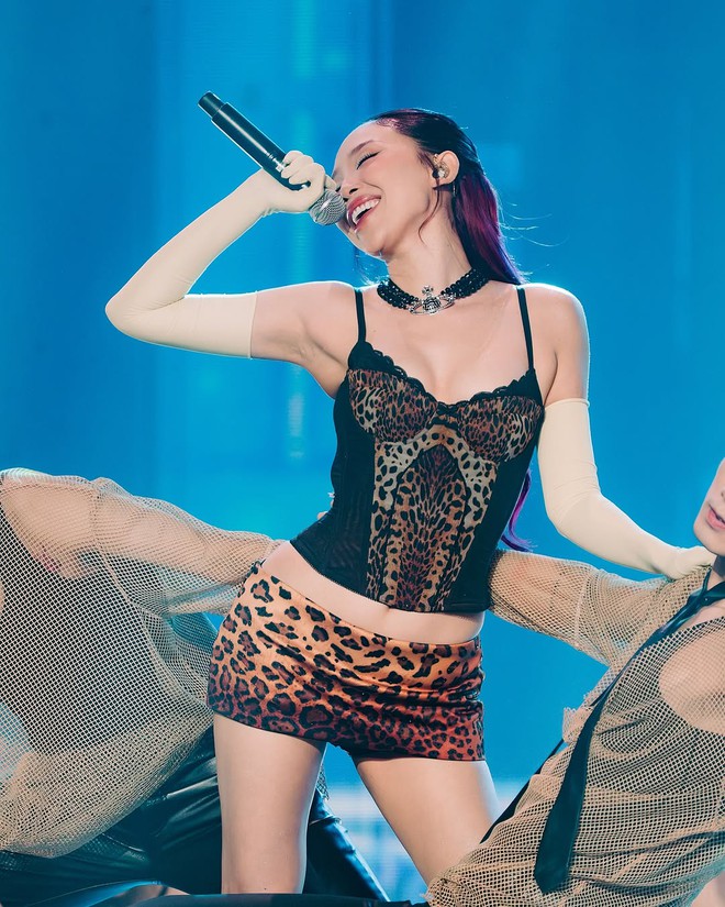 Tóc Tiên là giọng ca nổi bật trong showbiz.