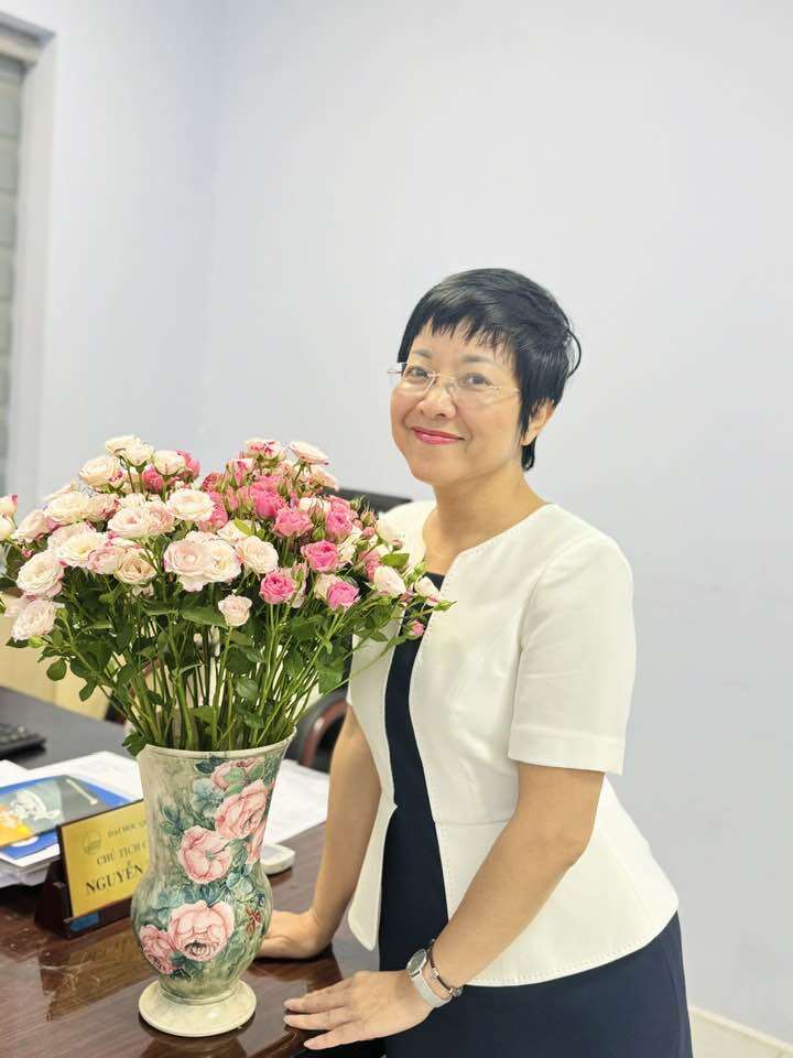 Ngoại hình vẫn trẻ trung hơn tuổi của MC Thảo Vân.