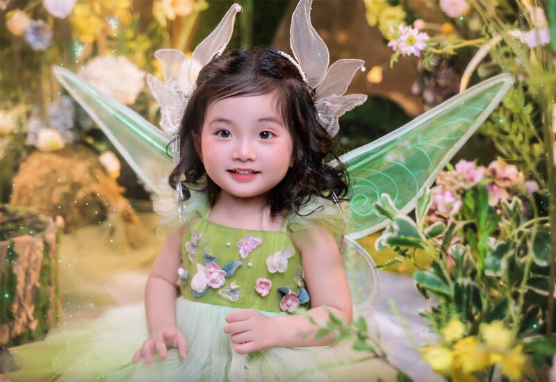 Năm 2025, sự xuất hiện của nhiều “thế lực nhí” mới khiến mạng xã hội không ngừng xôn xao. Những gương mặt nhỏ tuổi nhanh chóng chiếm trọn cảm tình công chúng, trở thành tâm điểm mỗi lần được bố mẹ chia sẻ hình ảnh.