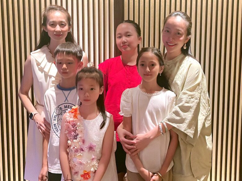 Gia đình Linh Nga và Hà Kiều Anh từng nhiều lần đi chơi chung cùng nhau.