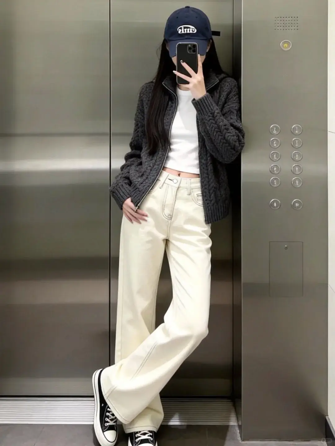 4 cách mix quần trắng mùa Xuân giúp chị em trẻ lại cả chục tuổi, sành điệu hơn diện quần jeans gấp 10 lần - 10