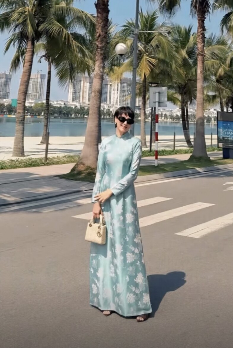 Mẹ vợ Đoàn Văn Hậu tiếp tục gây chú ý - 6