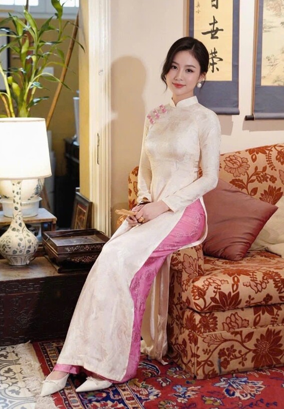 Mua giày gì để mặc với áo dài? 5 đôi giày đẹp lại tôn dáng, amp;#34;kéo dài chânamp;#34; cho hội chị em xúng xính đi chơi Tết - 12