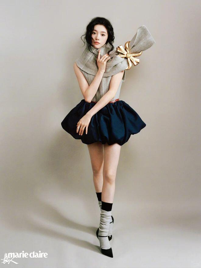 5 kiểu chân váy midi sẽ khiến chị em mê mẩn Xuân Hè này: Vừa dễ mặc vừa tôn dáng, mix đồ kiểu gì cũng đẹp - 12