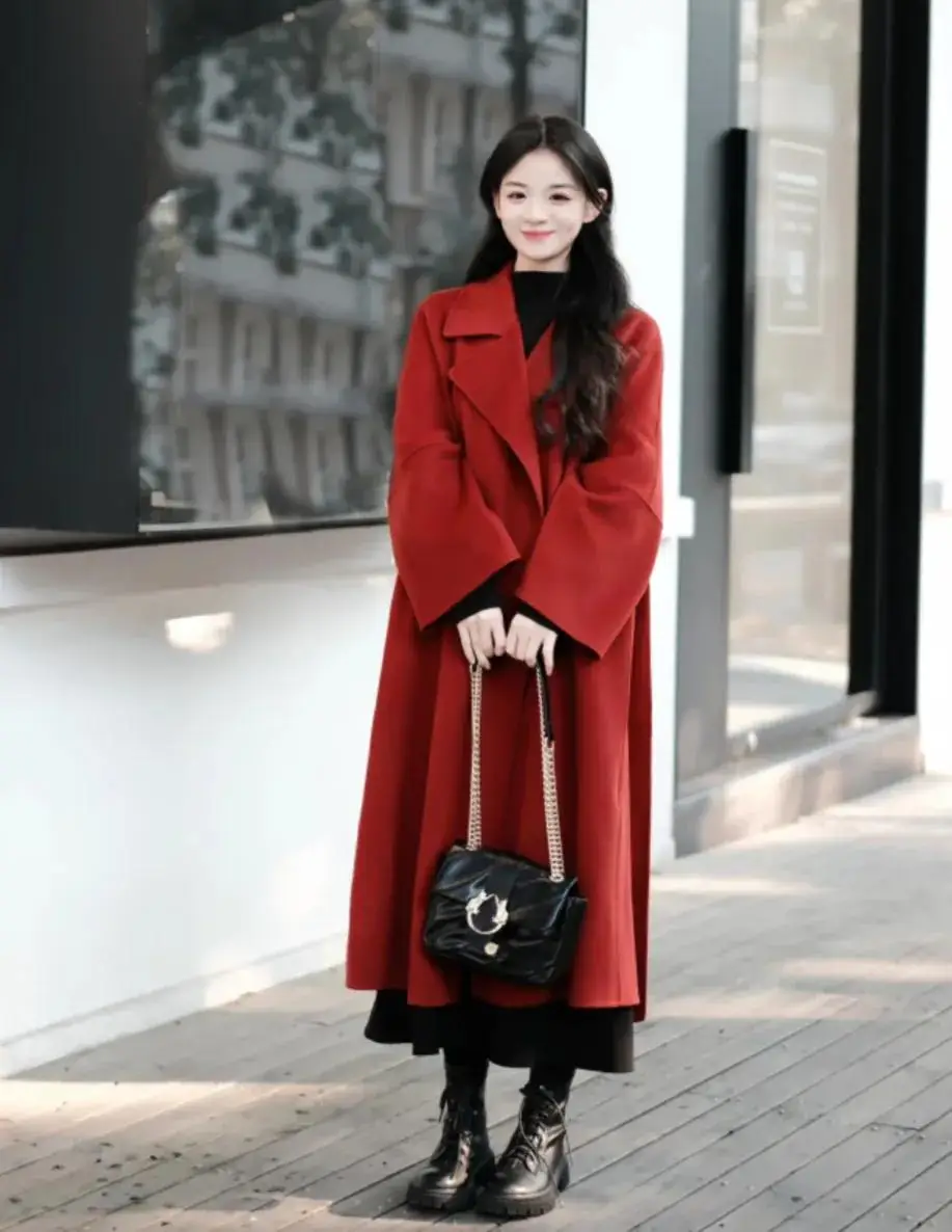 Trót mua áo khoác đỏ diện Tết, đây là 8 cách phối đồ giúp bạn khỏi lo amp;#34;sếnamp;#34;, càng mặc càng sang - 5