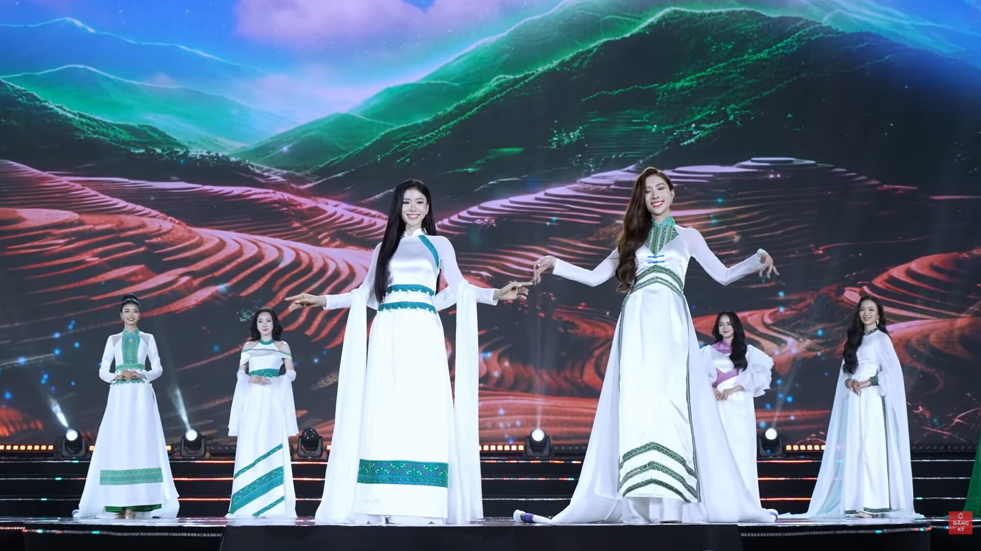 Chung kết Miss World Vietnam 2025: Tân Hoa hậu chính thức gọi tên Phan Phương Oanh - 47