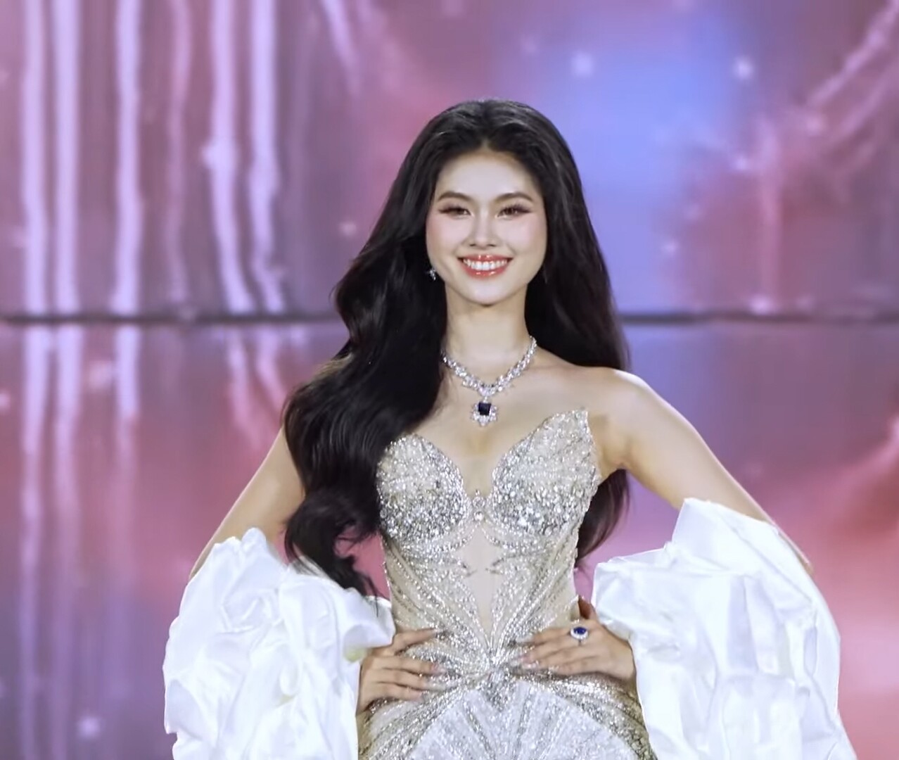 Chung kết Miss World Vietnam 2025: Tân Hoa hậu chính thức gọi tên Phan Phương Oanh - 22