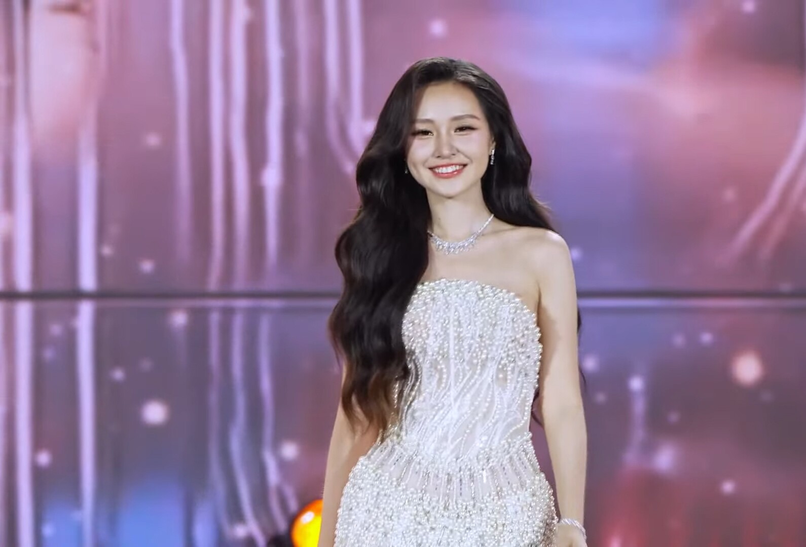 Chung kết Miss World Vietnam 2025: Tân Hoa hậu chính thức gọi tên Phan Phương Oanh - 21