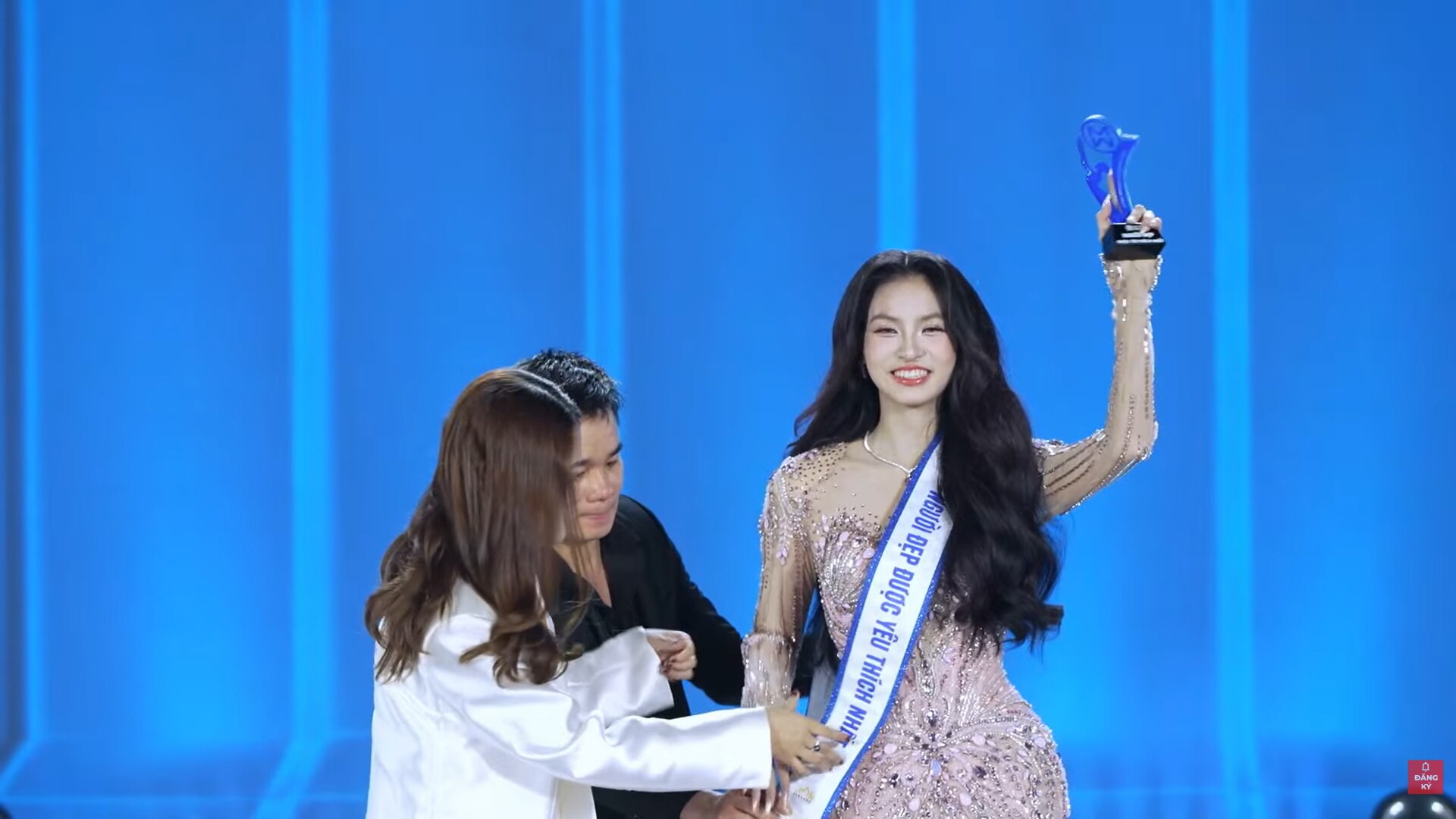 Chung kết Miss World Vietnam 2025: Tân Hoa hậu chính thức gọi tên Phan Phương Oanh - 17