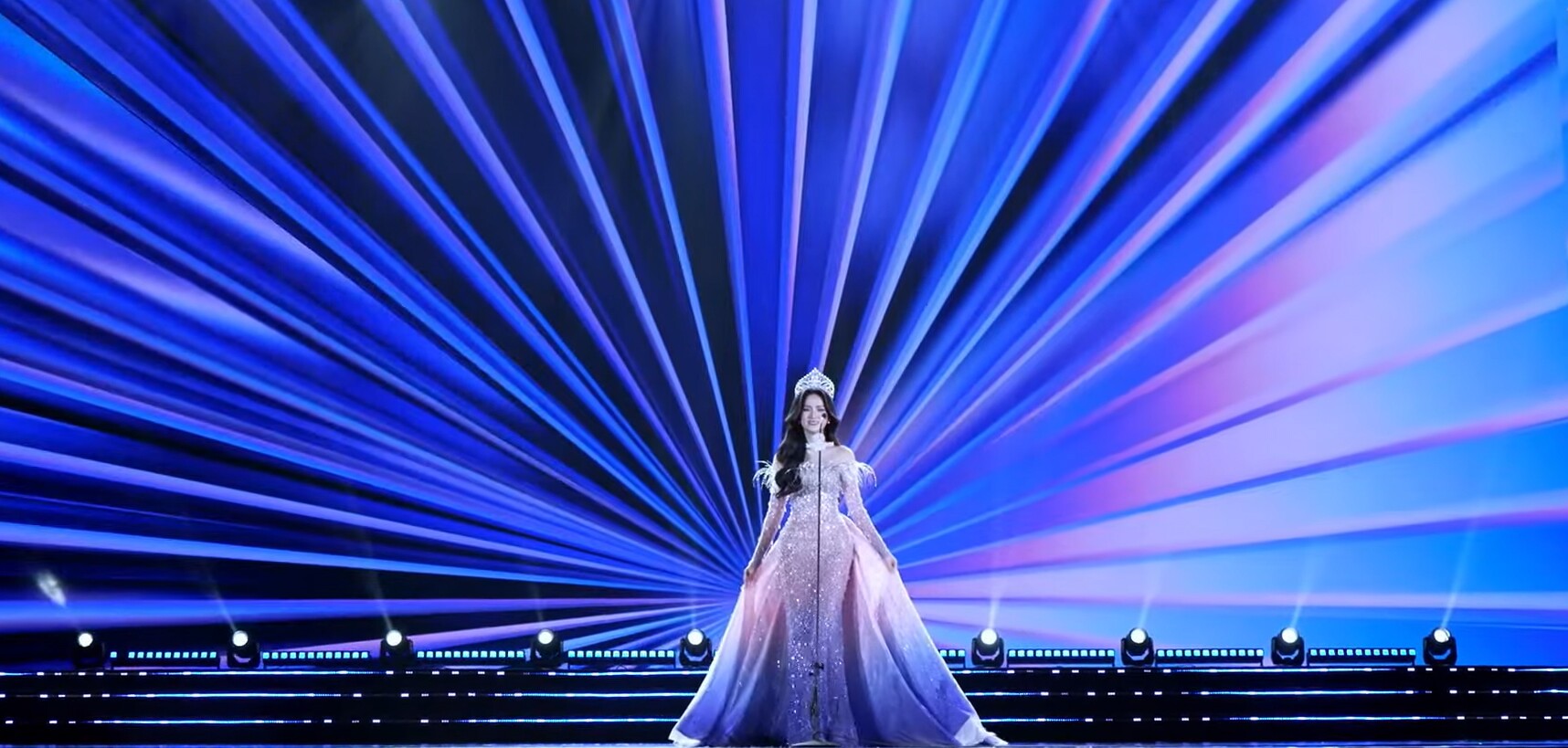Chung kết Miss World Vietnam 2025: Tân Hoa hậu chính thức gọi tên Phan Phương Oanh - 6