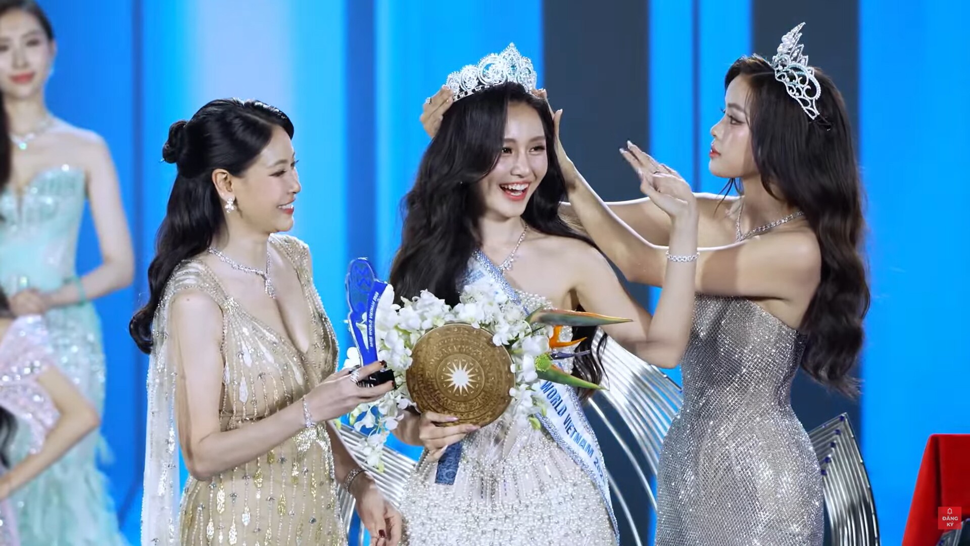 Chung kết Miss World Vietnam 2025: Tân Hoa hậu chính thức gọi tên Phan Phương Oanh - 2