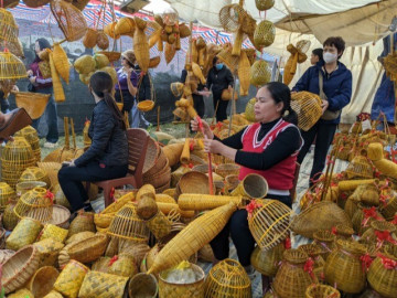 Miền Bắc có một hội chợ mua may, bán rủi chỉ tổ chức vào đầu năm, người mua không được trả giá nhưng ai cũng vui vẻ