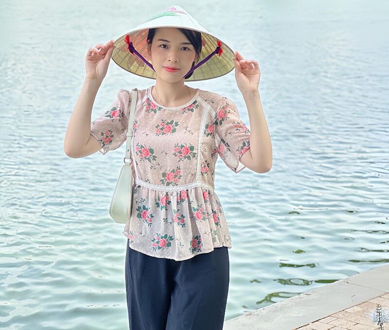 Là người đam mê nấu ăn nên dù bận bịu với công việc dạy học nhưng sau mỗi giờ, chị Thanh Hằng lại trở về nhà và chế biến những bữa ăn hấp dẫn cho gia đình. 9X tâm sự, nhiều người hỏi chị, "Ngày nào cũng nấu cơm có thấy mệt không?".
