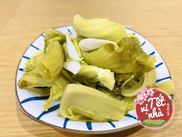 Muối dưa cải ngày Tết, học ngay điều này sau 2 ngày là có dưa ăn, mẻ nào cũng vàng ươm, không màng hay khú