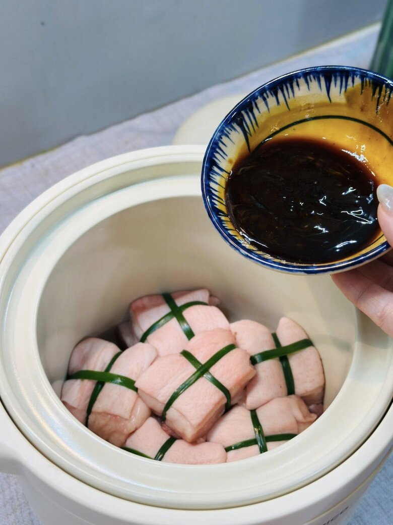 Thịt kho kiểu này cắn nhẹ là tan, ăn là nhớ mãi - 3