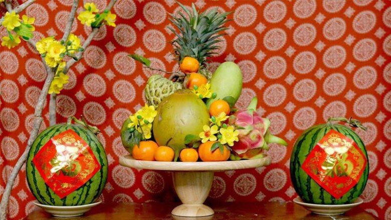 Mâm ngũ quả của miền Nam được lựa chọn theo lối chơi chữ quen thuộc “Cầu vừa đủ xài” 