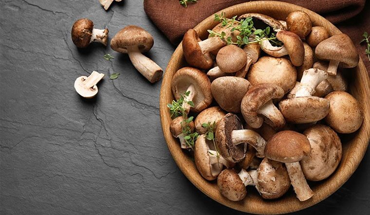 Chỉ rửa nấm hương với nước bẩn như chưa rửa, nhớ làm thế này nấm sạch bong tha hồ nấu Tết - 1