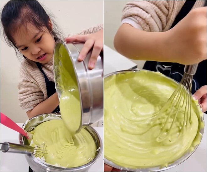 Khi hỗn hợp đã đồng nhất và có màu xanh nhạt đẹp mắt, cô nàng đổ bột vào khuôn, đôi tay nhỏ nhắn giữ bát rất chắc chắn và chuyên nghiệp.