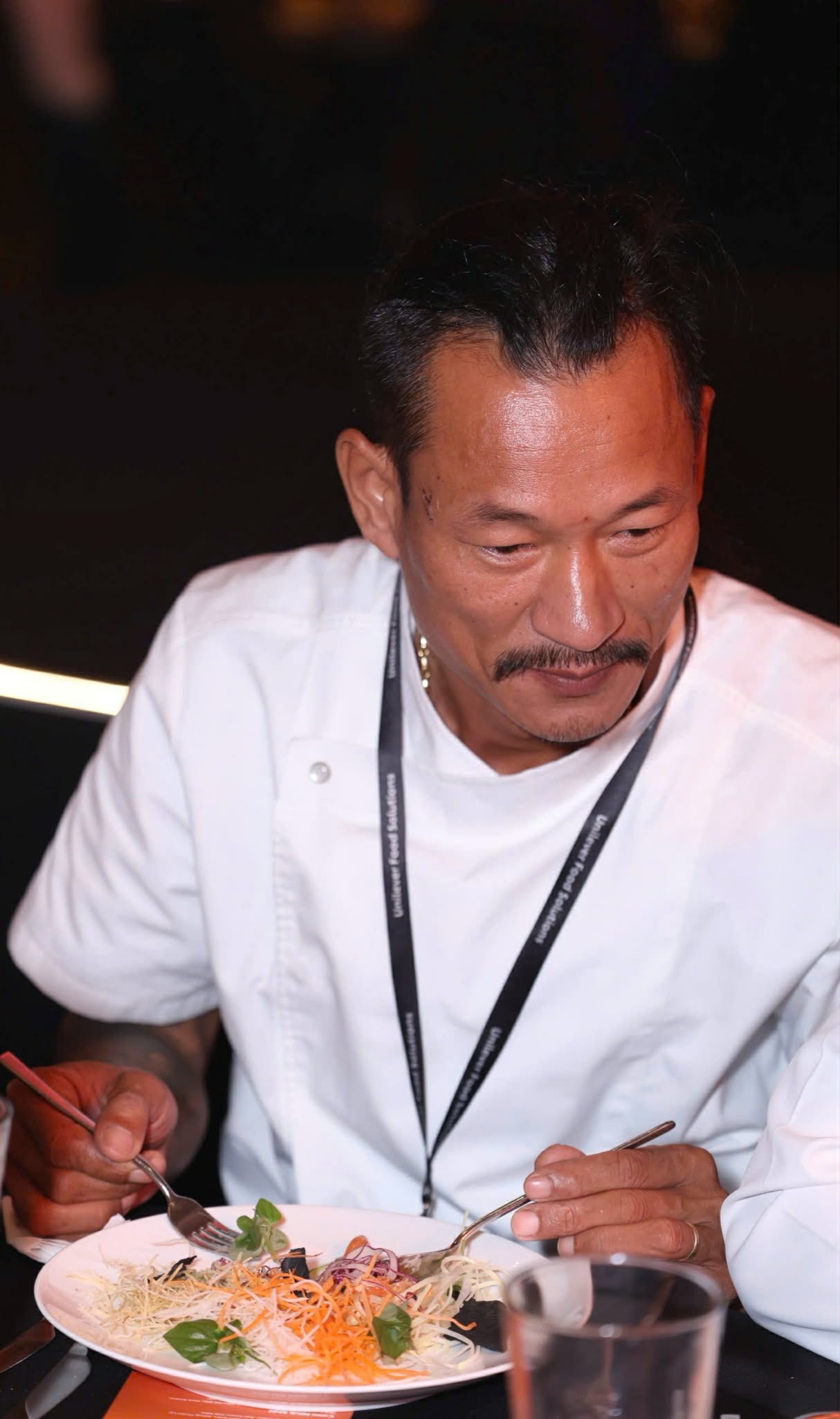 Đầu bếp hài hước nhất MXH: Tôi không nhớ nổi từng đào tạo bao học viên, nhớ nhất món thịt đông bố nấu ngày Tết - 8