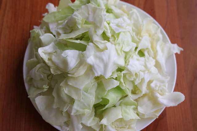 Đi chợ gặp rau siêu giàu vitamin C này mua ngay, xào với thịt vừa ngon lại tốt cho cả tiêu hóa - 3