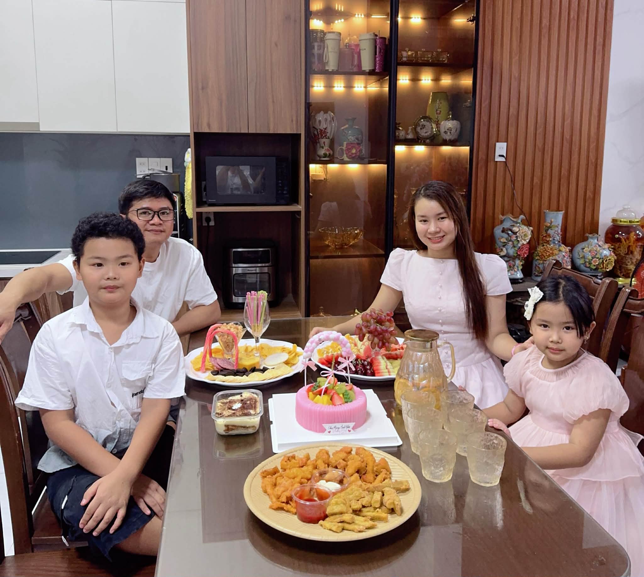 Chị Nguyễn Giang cho rằng, được nấu ăn cho những người mình thương yêu là điều tuyệt vời nhất