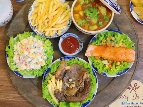 Hôm nay ăn gì: Cơm tối ấm áp với đủ món ngon