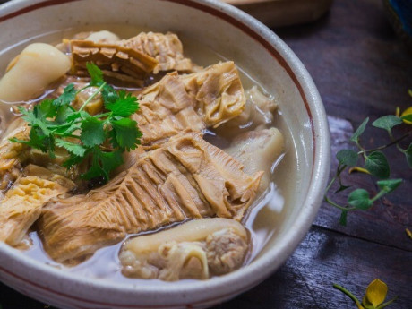 Cách ngâm măng khô nhanh mềm, hết chất độc, bảo quản măng an toàn trong tủ lạnh ăn dần ngày Tết