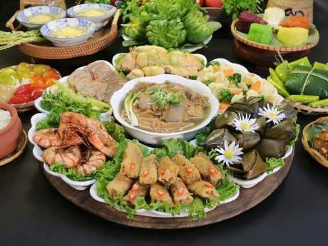 Bếp Eva - Cách chuẩn bị mâm lễ cúng hoá vàng Tết Bính Ngọ 2026 đầy đủ và ý nghĩa