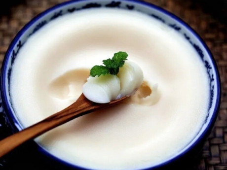 Rán mỡ lợn đừng cho ngay vào chảo, thêm bước nữa mẻ mỡ nào cũng trắng tinh, thơm phức, để lâu không mốc