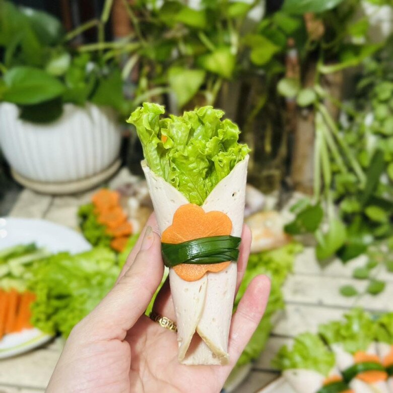Giò lụa thừa nhiều sau Tết, mẹ đảm đem làm kiểu này cực thanh mát, chồng con ăn hết sạch - 7