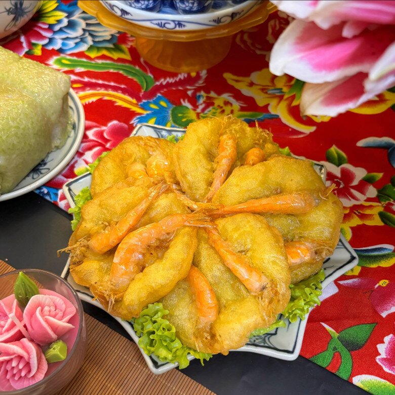 Bánh tôm Hồ Tây.