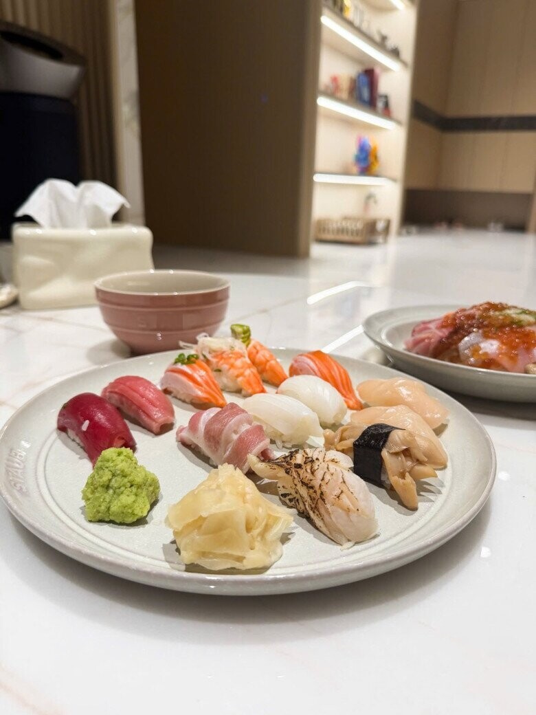 Kỳ Duyên khá mê nấu nướng nên đã đầu tư nhiều đồ bếp. Cô chia sẻ: Nấu ăn cũng phải thực sự enjoy thì món ăn mới tạo thành niềm vui cho người ăn được!