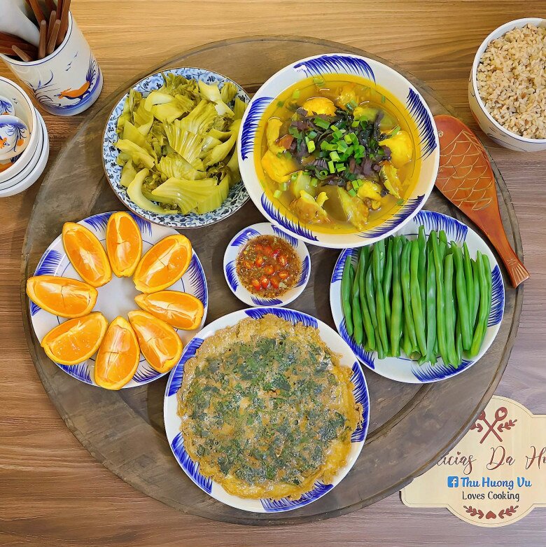 Bữa tối giản dị mà hấp dẫn.