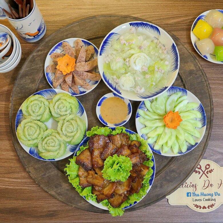 Mâm cơm ngon và hấp dẫn.