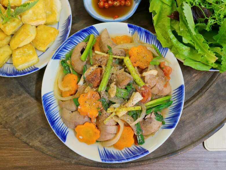 H&ocirc;m nay nấu g&igrave;: Bữa cơm tối 120 ngh&igrave;n đồng vừa ngon lại tr&ocirc;i cơm - 3