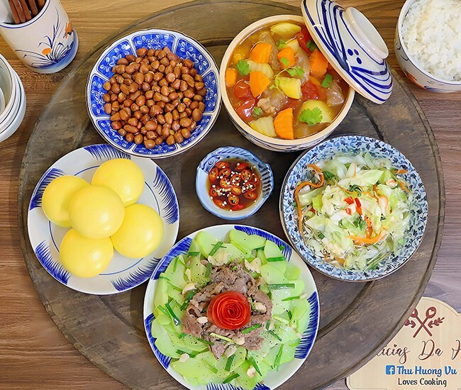 Bữa tối đơn giản mà hấp dẫn.