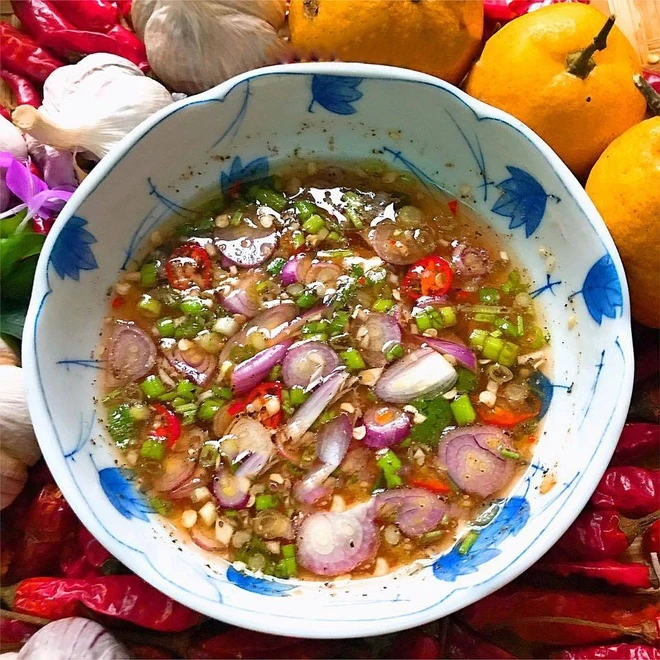 Luộc lòng lợn cho thêm nước này, lòng trắng giòn cực ngon, cách pha nước chấm lòng bất bại - 5