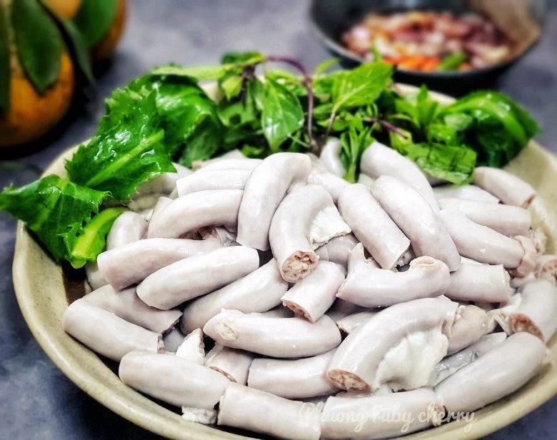 Luộc lòng lợn cho thêm nước này, lòng trắng giòn cực ngon, cách pha nước chấm lòng bất bại - 3