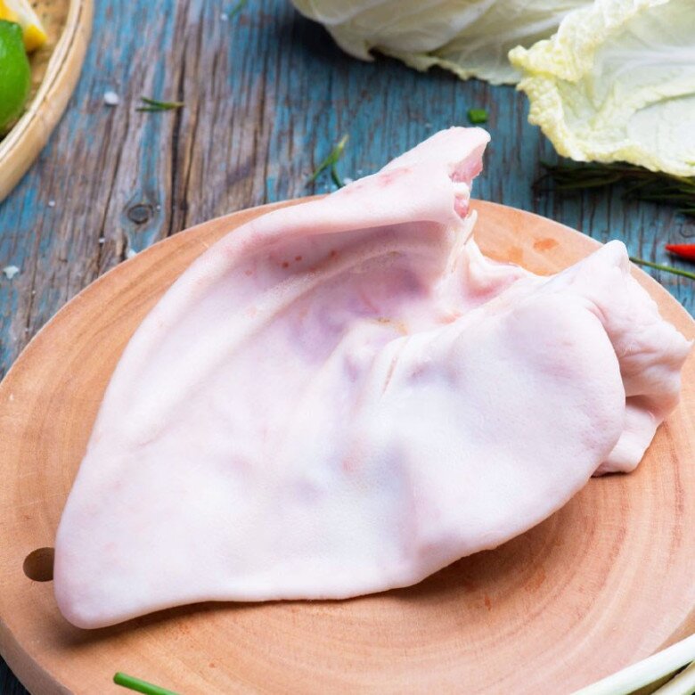 Luộc tai lợn nhiều năm giờ mới biết, phải ngâm vào nước này trước khi thái tai mới trắng đẹp, giòn ngon - 1