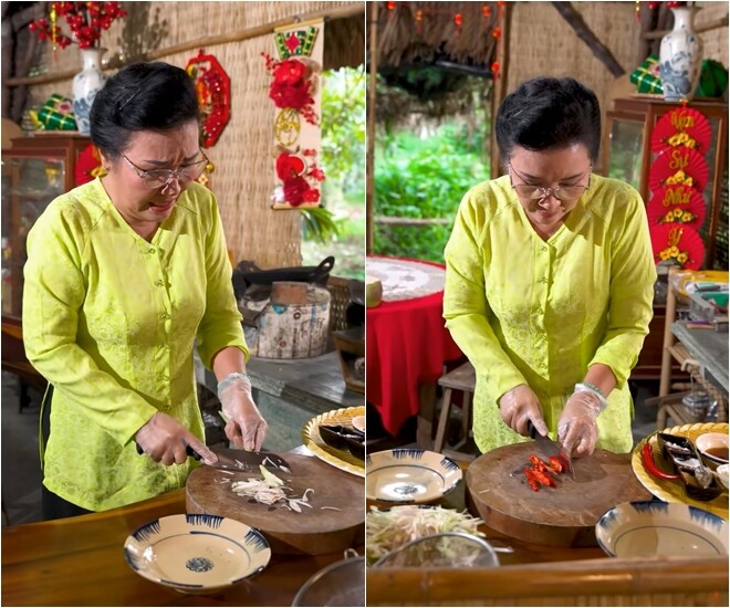 Cóc sau khi rửa sạch sẽ được gọt vỏ và bổ miếng vừa ăn. Nữ diễn viên cả, ớt cắt mỏng để cho món ăn thấm và thơm.