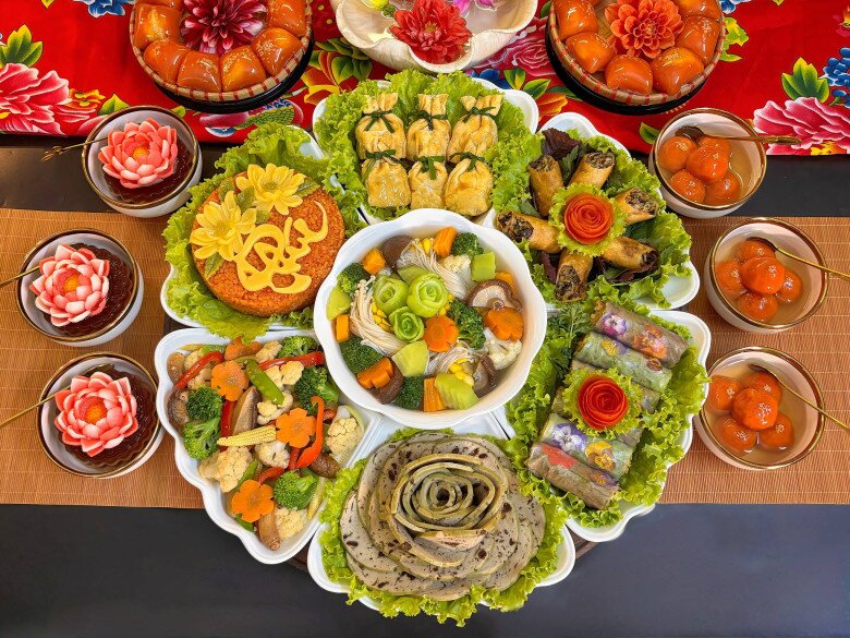Mẹ đảm gợi ý mâm cỗ chay cúng Rằm tháng Giêng đẹp như vườn hoa mùa xuân nở rộ, đầy ý nghĩa - 2