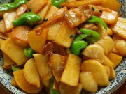 Bếp Eva - Củ này có hàm lượng vitamin C cao hơn khoai tây và khoai lang lại rẻ như cho, xào với thịt cực giòn ngon lạ miệng