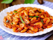 Bếp Eva - Rang tôm nhiều người hay cho nước này bảo sao bị tanh và mềm oặt, thay bằng một thứ tôm săn giòn, thơm nức mũi