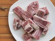 Bếp Eva - Rã đông thịt lợn đừng cho vào ngâm nước, làm 2 cách này cực nhanh mà thịt tươi như mới