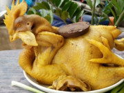 Bếp Eva - Cách luộc gà cúng ông Công ông Táo vàng ươm, không nứt toác, buộc dáng đẹp cực dễ, vụng mấy cũng làm được